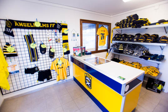 En butik som säljer Ängelholms souvenirer
