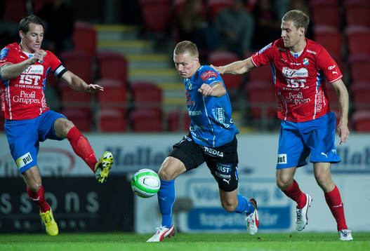Gudjon Baldvinsson, Halmstad mot Johan Persson och Mario