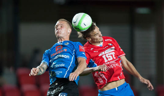 Gudjon Baldvinsson, Halmstad mot Månz Karlssonj, Öster, i