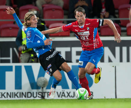 Oliver Silverholt, Halmstad, och Johan Persson, Öster, i