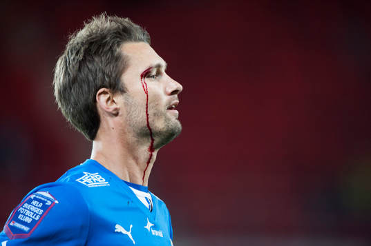 Blod, Peter Nyström, Halmstad, ögonbrynsskada i
