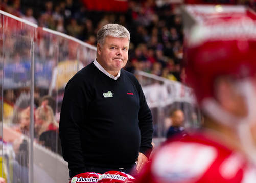Timrås tränare Rolf Nilsson ser besviken ut