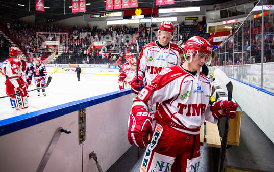 Timrås Johan Porsberger lämnar isen