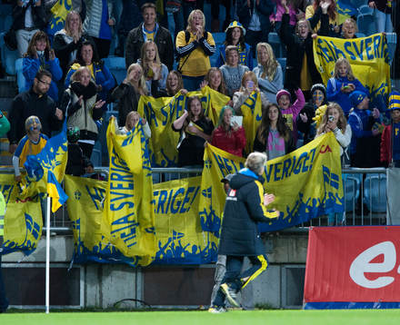 Pia Sundhage, förbundskaptenen, springer ärevarv