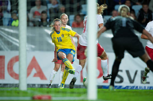 Jessica Samuelsson, Sbverige, går loss på kanten och