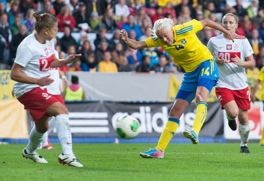 Josefine Öqvist, Sverige