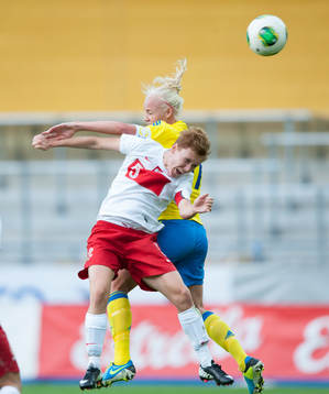 Marta Stobba, Polen och Caroline Seger, Sverige