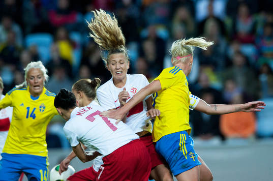 Josefine Öqvist och Nilla Fischer, Sverige
