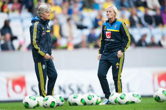 Pia Sundhage, förbundskapten och Lilie Persson,