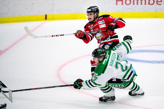 Malmö Redhawks Calle Andersson dundrar in 2-0