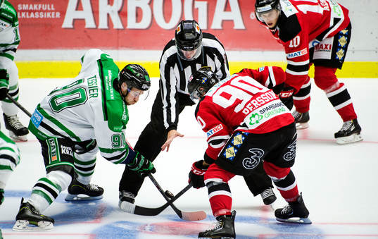 Rögles Kelsey Tessier och Malmö Redhawks Mattias Persson