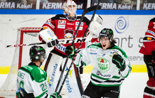 Rögles Tim Kunes och Dennis Everberg jublar
