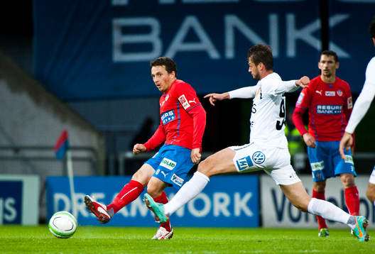 Helsingborgs Ardian Gash och Syrianskas Besim Kunic
