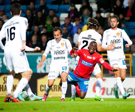 Helsingborgs David Accam dras ner i straffområde
