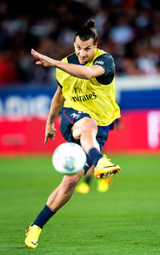 Zlatan Ibrahimovic värmer upp