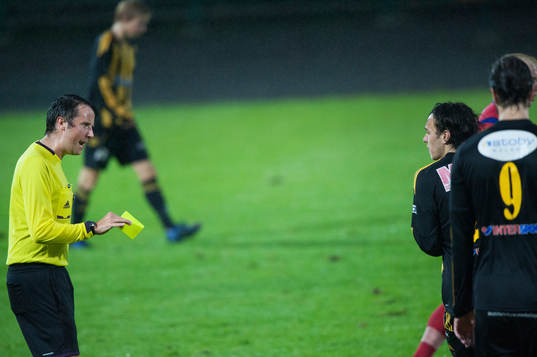 Varning, gult kort till Karim Al-Asi, Hässleholm