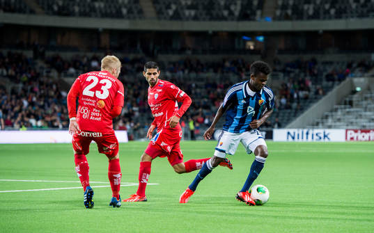 Djurgårdens Godsway Donyoh vänder bort Åtvidabergs Anton