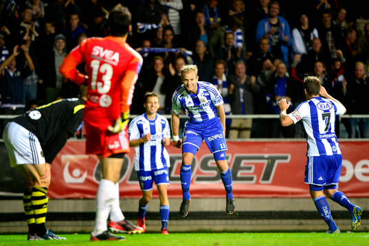 IFK Göteborgs Robin Söder hoppar av glädje
