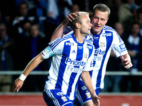 IFK Göteborgs Jakob Johansson klappar om Robin Söder