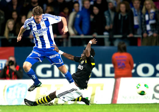 AIKs Kennedy Igboananike kapar IFK Göteborgs Emil