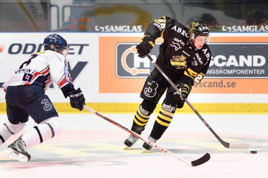 s Mattias Janmark-Nylén anfaller