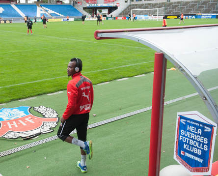 May Mahlangu körde rehab vid sidan av plan