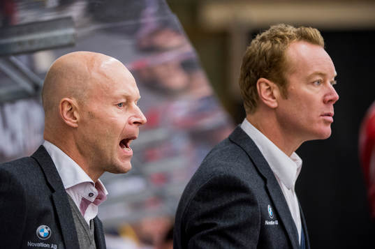 Almtunas assisterande tränare Marcus Ragnarsson och