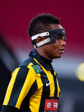 Häckens Nasiru Mohammed spelade med ansiktsskydd