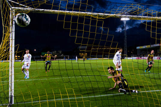 Häckens Mikolaj Lebedynski gör 1-0
