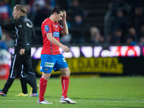 Ardian Gashi, Helsingborg, lämnar plan, deppad