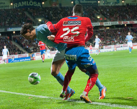 Tröjdragning, Miiko Albornoz, Malmö, mot David Accam,