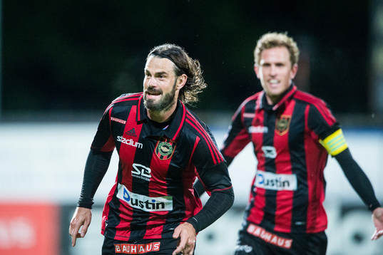 Brommapojkarnas Andreas Eriksson jublar