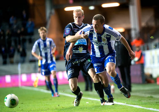 Gefles Pär Asp försöker få tag i IFK Göteborgs Jakob