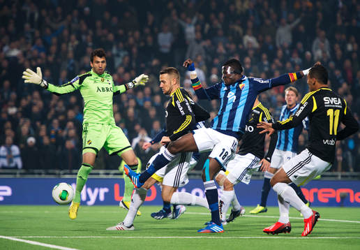 Djurgårdens Daniel Amartey oroar framför mål