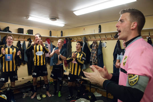 IFK-sången ekade i omklädningsrummet