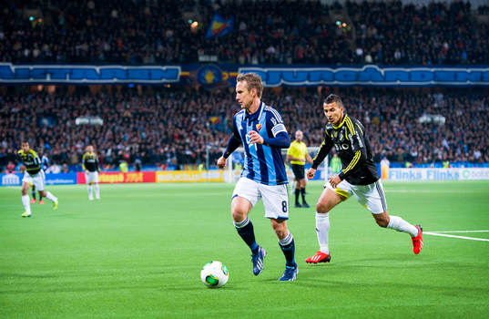Djurgårdens Andreas Johansson och AIKs Nabil Bahoui