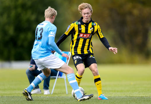 Häckens Joel Andersson (h) utmanar Malmös Franz Brorsson