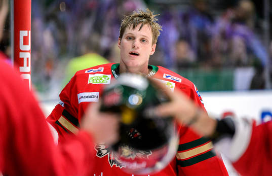 Frölundas målvakt Lars Johansson innan ishockeymatchen i