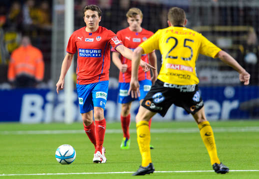 Helsingborgs Ardian Gashi gestikulerar