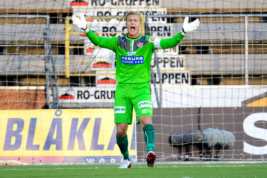 Helsingborgs målvakt Pär Hansson skriker