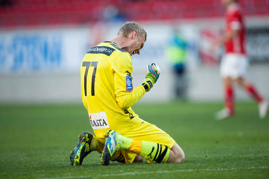 Slutsignal, Lars Cramer, Kalmar jublar i