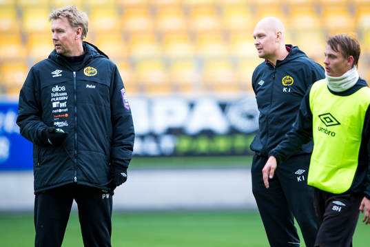 Klas Ingesson ny tf. tränare här med assisterande