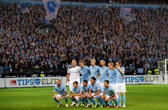 Malmö FF ställer upp för lagbild innan