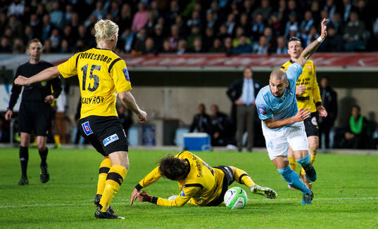 Malmös Guillermo Molins snubblar fram