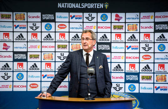 Presskonferens med förbundskaptenen Erik Hamrén