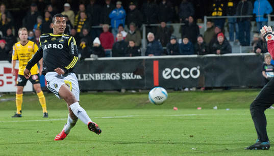 Nabil Bahoui, AIK, gör 0-1 till AIK
