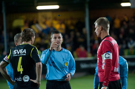 Slantsingling av domaren Bojan Pandzic
