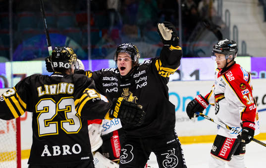 s Mattias Janmark-Nylén kvitterar till 1-1 och firar med