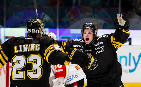 s Mattias Janmark-Nylén kvitterar till 1-1 och firar med