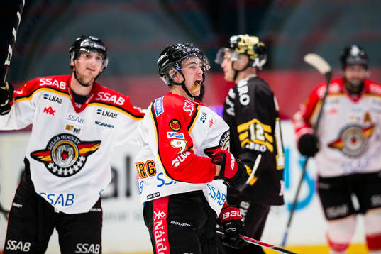 Luleås Johan Forsberg jublar